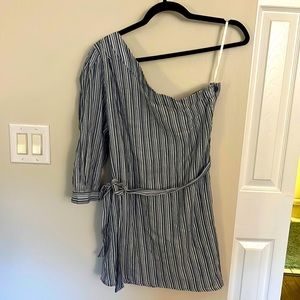 BCBGMAXAZRIA Linen One Shoulder Top